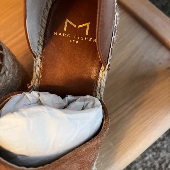Marc Fisher Brown Suede Wedge size 7 - Picture 4 of 5
